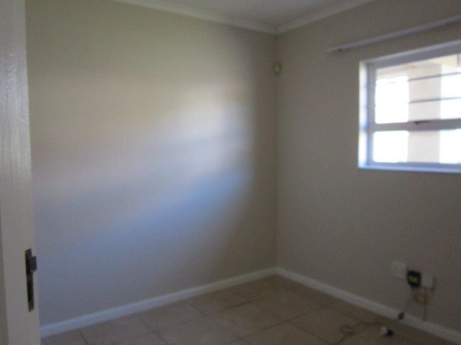 To Let 3 Bedroom Property for Rent in Beacon Bay Eastern Cape